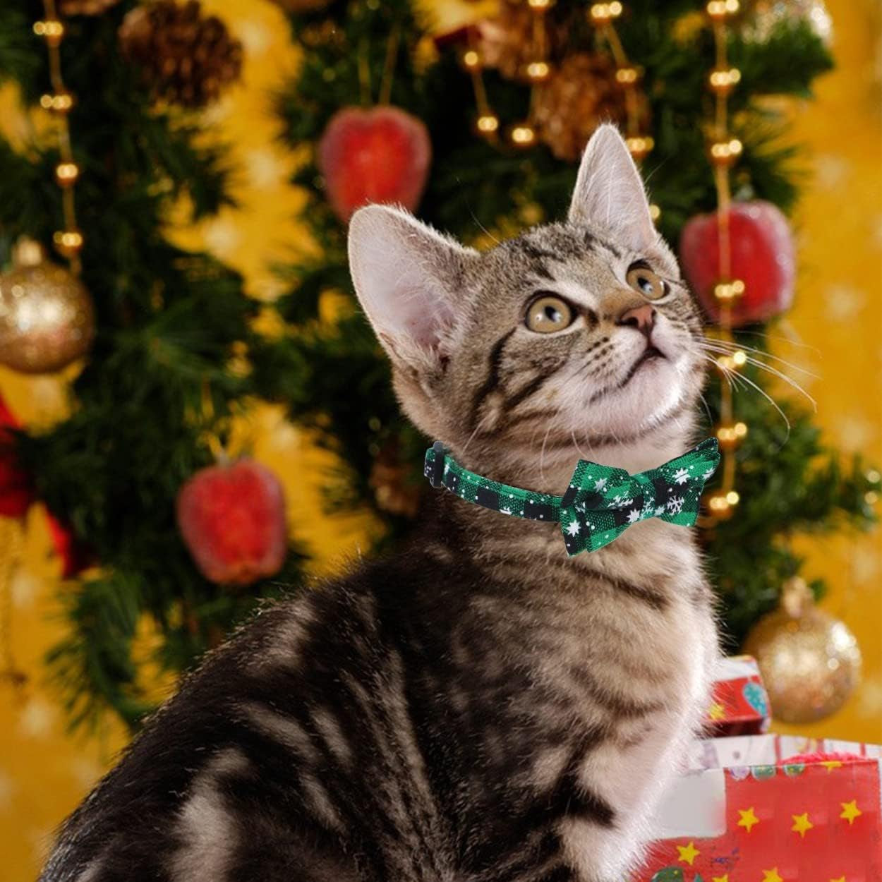 Christmas Plaid Pattern Cat Collars Breakaway with Removable Bell & Bowtie, Christmas Green
