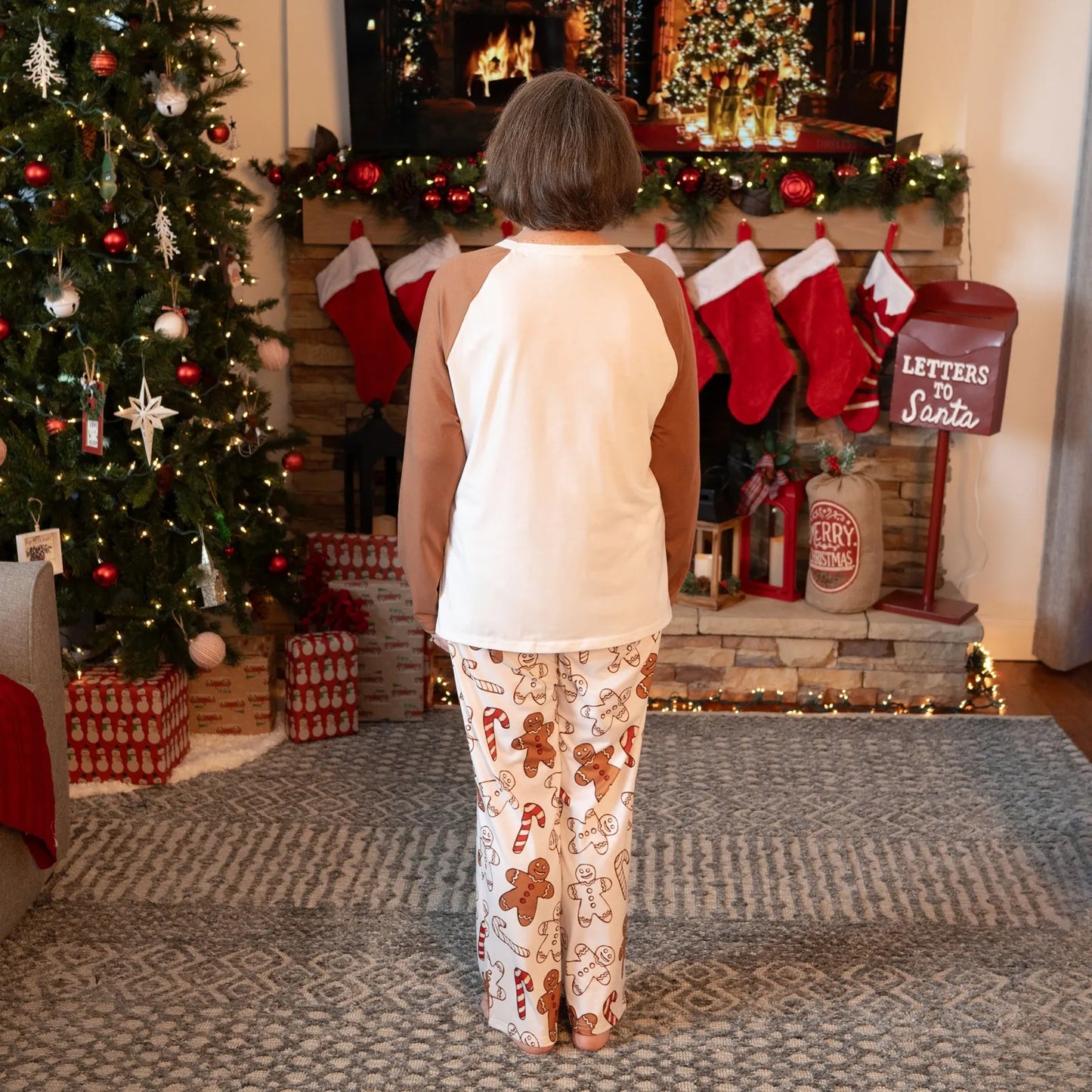 Christmas Pajamas Family Matching Women 2 Piece Pjs Sets Long Sleeve Cute Gingerbread Man Prints Top & Pants Sleepwear with Holiday Socks, Khaki, XXL